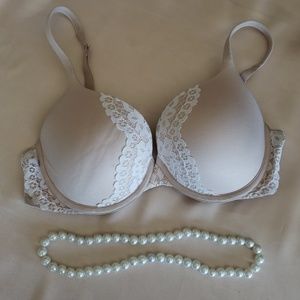 Victoria secret padded cream and white lace bra